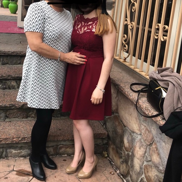 RED DRESS - Picture 2 of 4